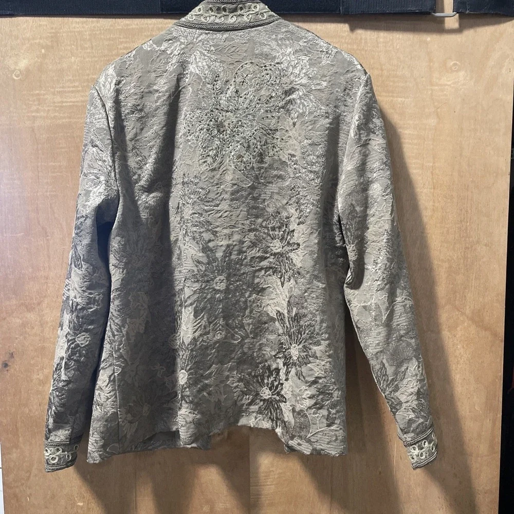Cold water Creek NWT Women's Embroided Flower Shimmer Jacket Size Large‎
